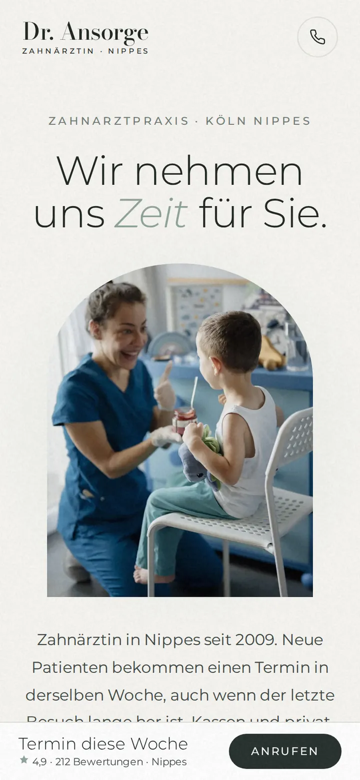Beispielseite einer Zahnarztpraxis auf dem Handy